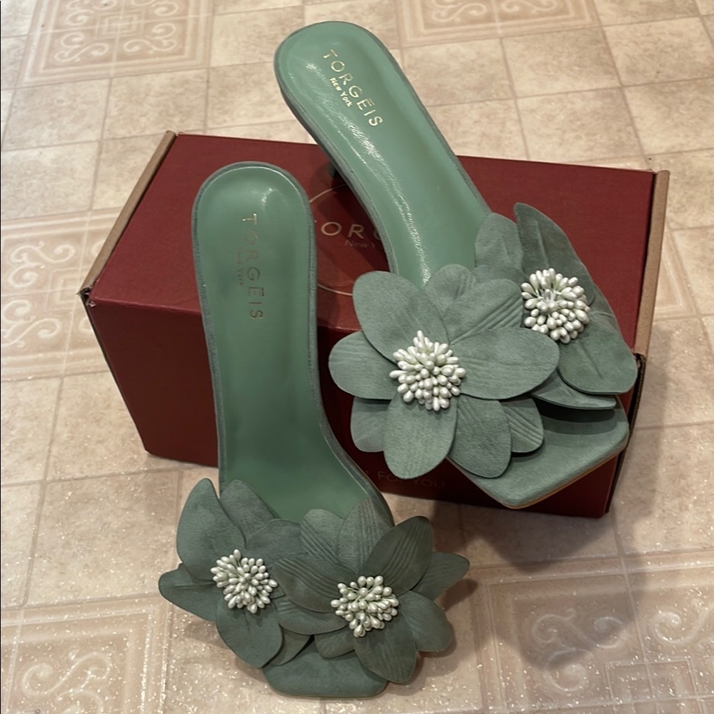 TORGEIS Womens Sierra Slide, Square Toe Heels, Sage Green ~ Size 10